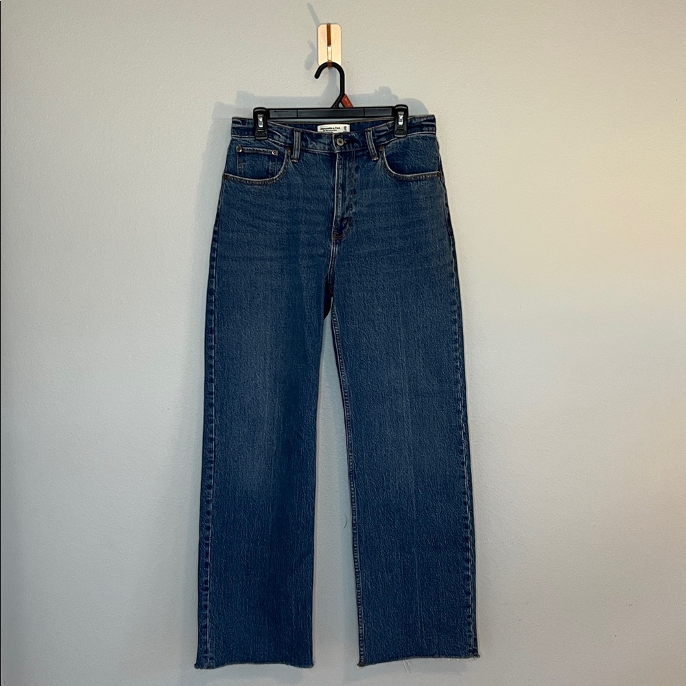 Abercrombie & Fitch Women’s 90’s Relaxed High Rise Jeans 💕